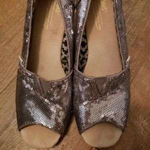 Toms silver sparkle wedges
